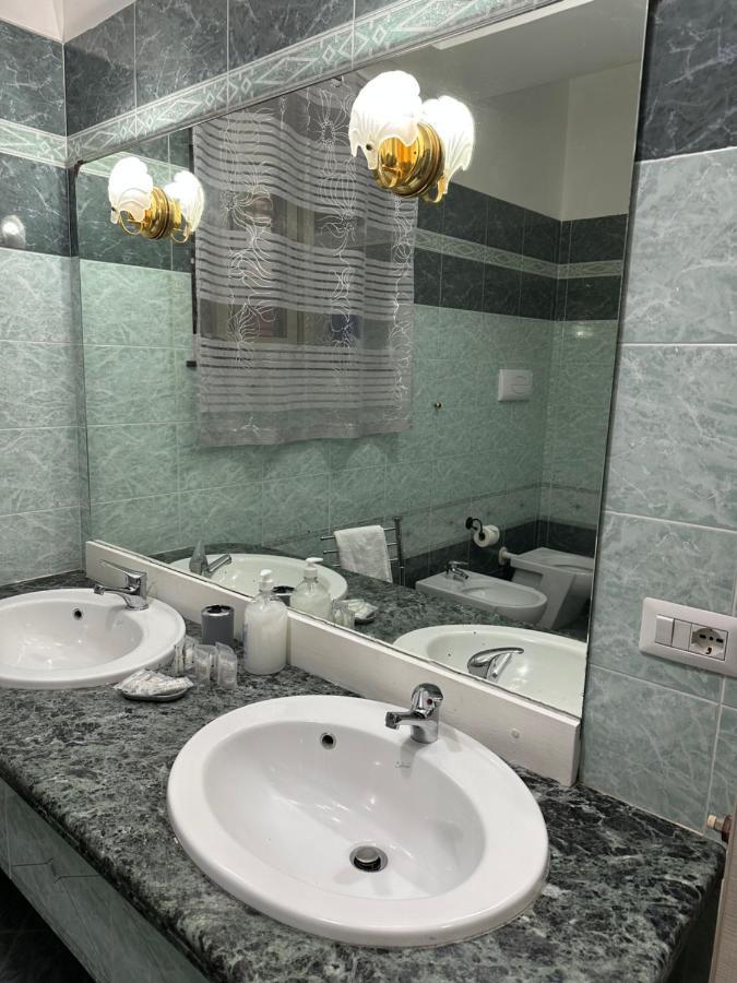 A Due Passi Dal Mare Bed & Breakfast Катандзаро Екстериор снимка