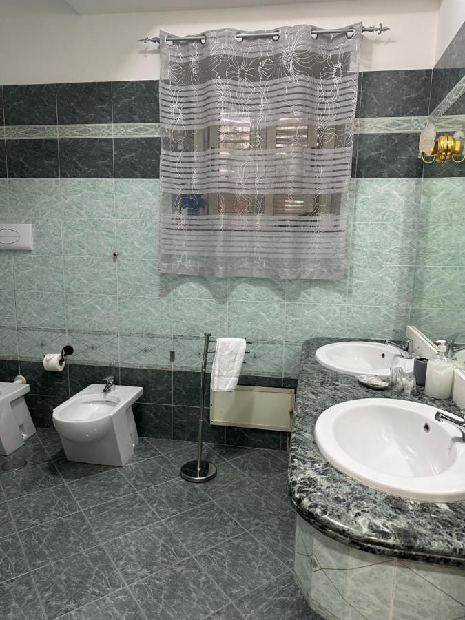 A Due Passi Dal Mare Bed & Breakfast Катандзаро Екстериор снимка