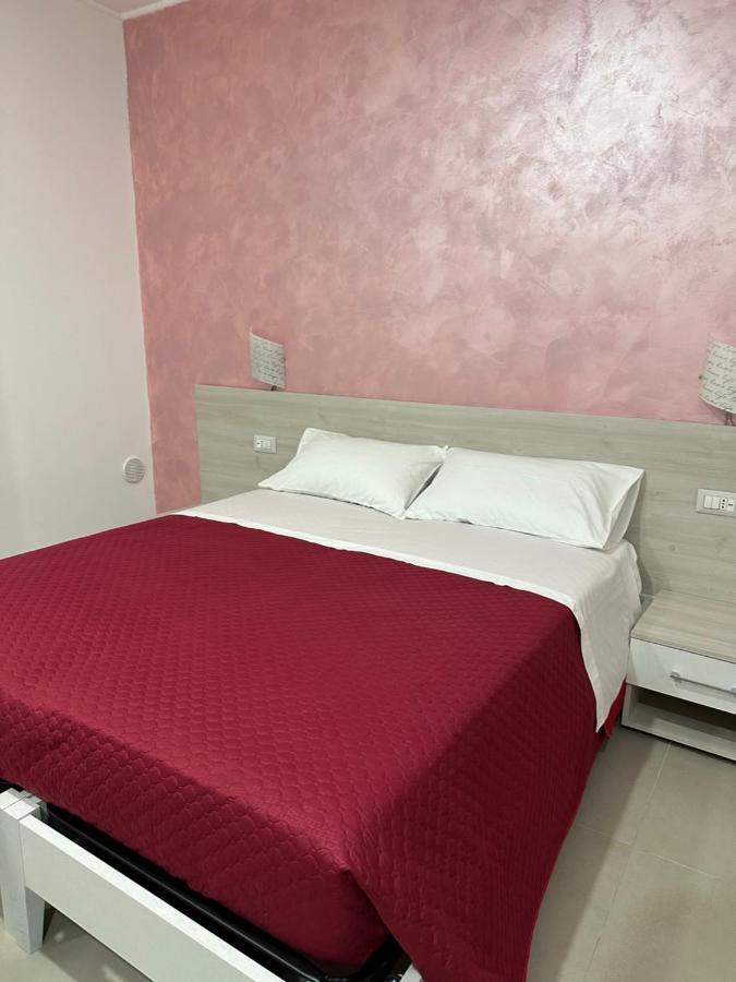 A Due Passi Dal Mare Bed & Breakfast Катандзаро Екстериор снимка