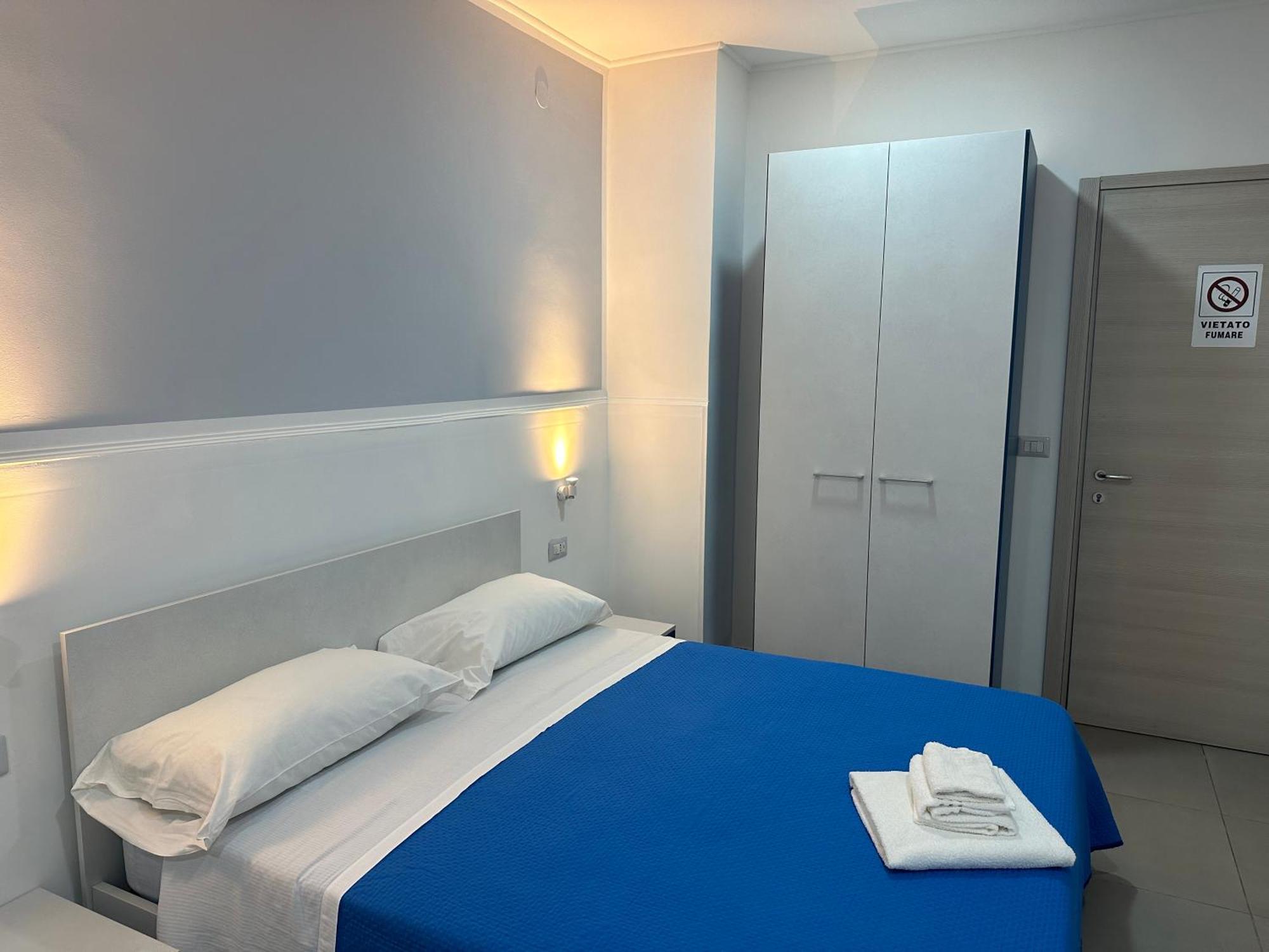 A Due Passi Dal Mare Bed & Breakfast Катандзаро Екстериор снимка
